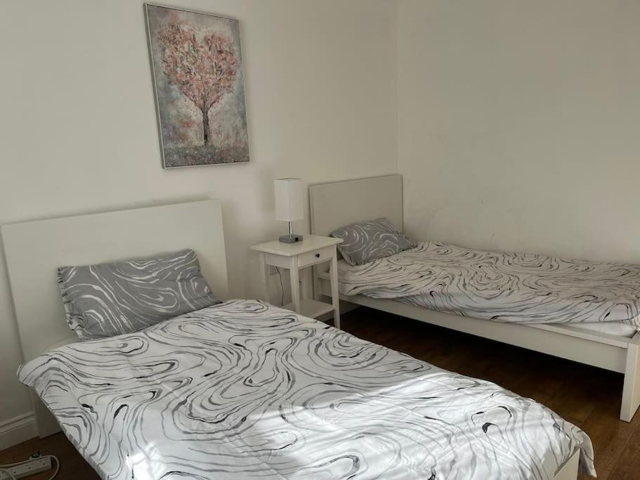 ווטפורד Bright And Calm Apartment - Watford מראה חיצוני תמונה
