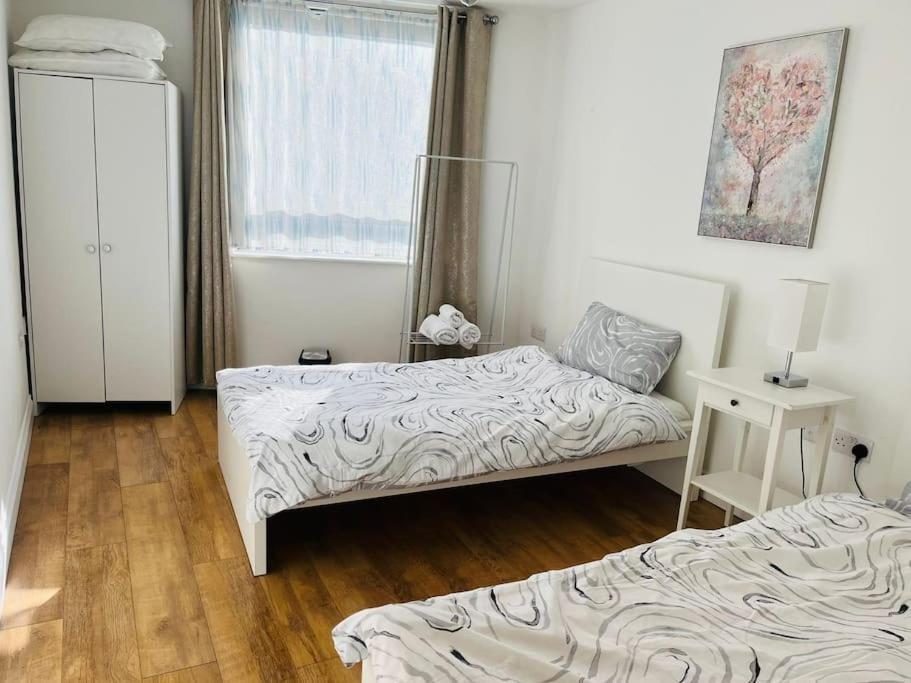 ווטפורד Bright And Calm Apartment - Watford מראה חיצוני תמונה