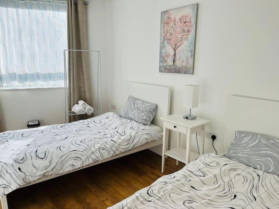 ווטפורד Bright And Calm Apartment - Watford מראה חיצוני תמונה