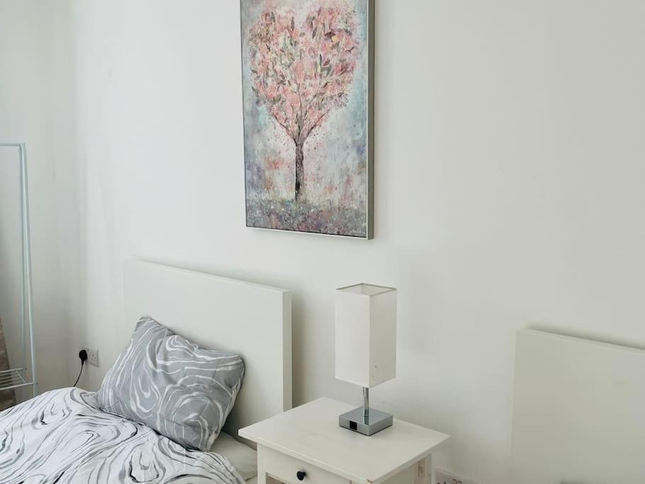 ווטפורד Bright And Calm Apartment - Watford מראה חיצוני תמונה